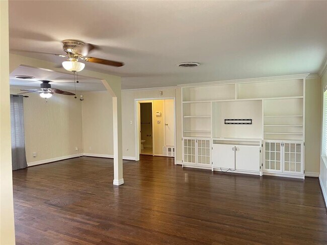 Building Photo - 9602 Val Verde St