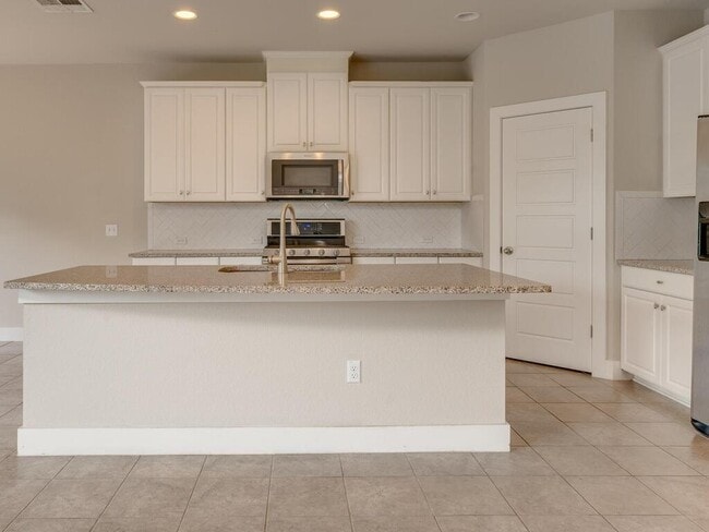 Building Photo - 305 Bridgeford Dr