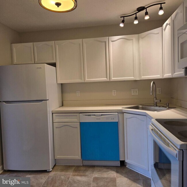 Building Photo - 129 Brookland Terrace