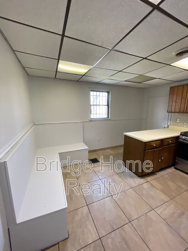 Building Photo - 1367 Montezuma St