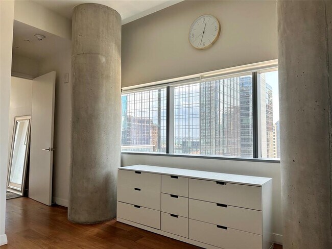 Building Photo - 210 Lavaca St