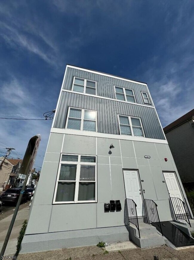 Building Photo - 59 Mercer St