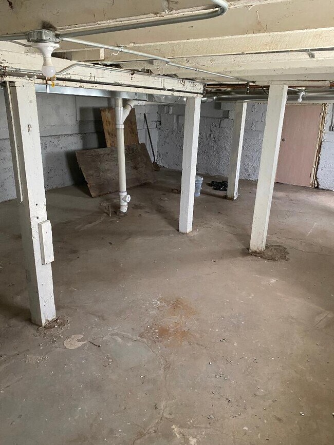 Building Photo - 11809 S Lafayette Ave