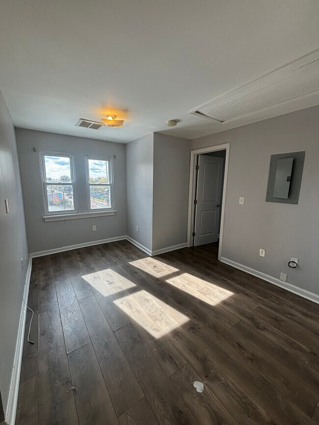 Unit 3 - 856 Grove St