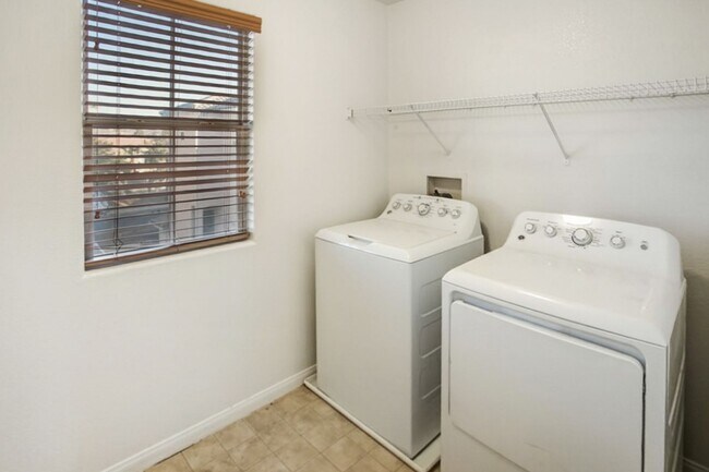 Building Photo - Beautiful 3 Bed Home With 3 Full Baths And Bed and Full Bath On 1st Floor