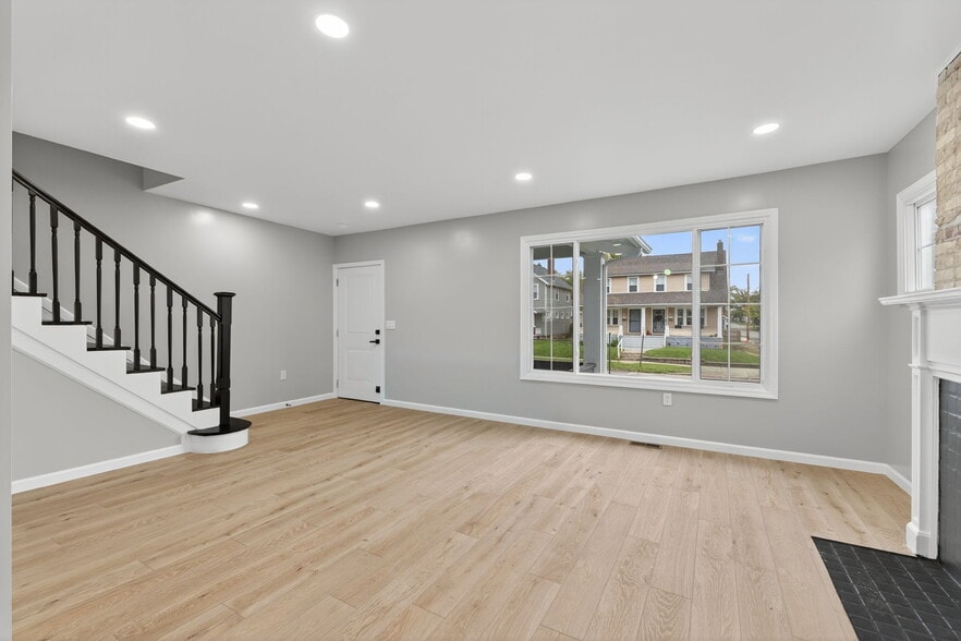 Building Photo - 1123-1125 S Ohio Ave