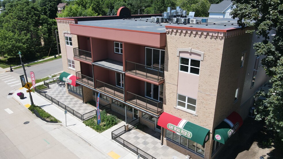 Primary Photo - Apartments on Main