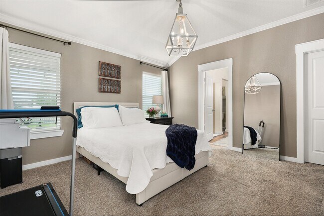 Building Photo - 2505 Bernadino Dr