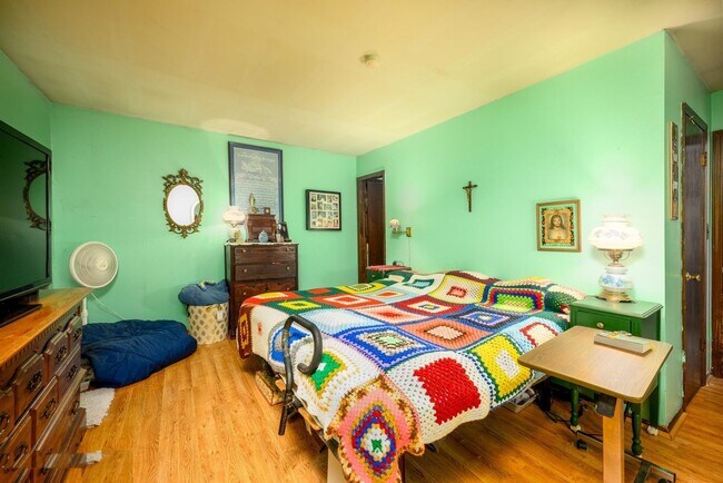 Building Photo - Fully Renovated 3-Bed, 2-Bath Ranch with Garage and Large Yard in Manchester