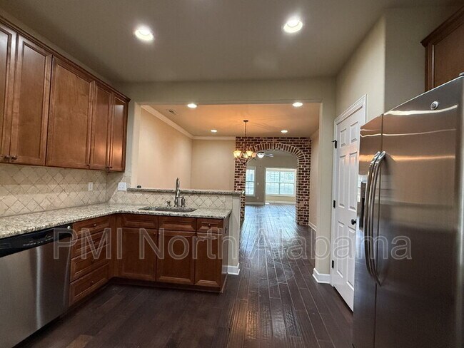 Building Photo - 1012 Scarlet Woods