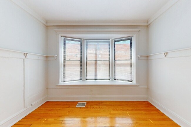 Floorplan - 5218-5220 S. Kimbark Avenue