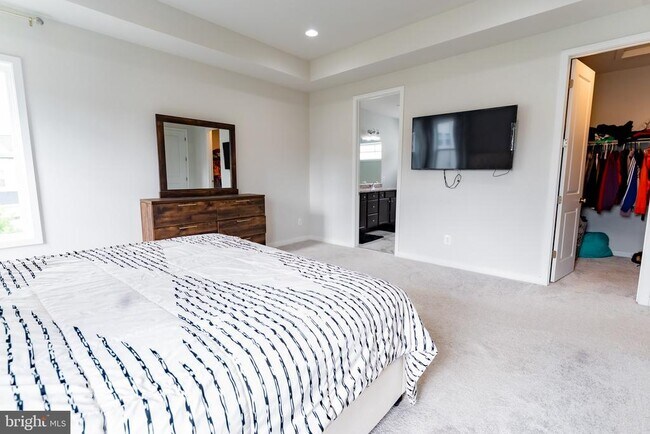 Building Photo - 41914 Spring Air Dr