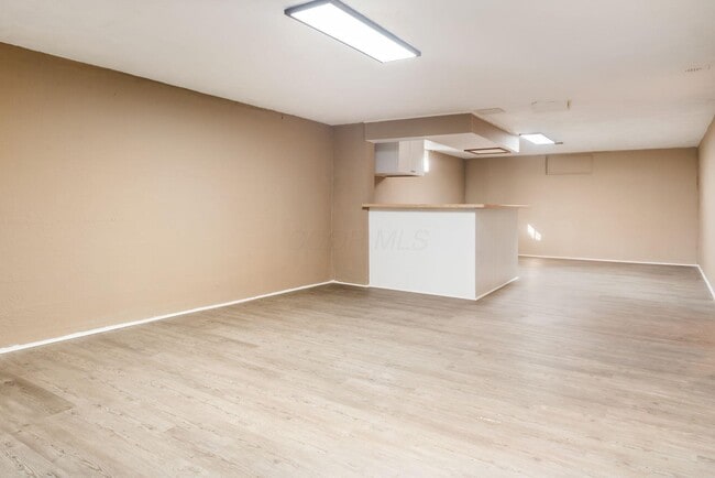 Building Photo - 4232 Eastlea Dr