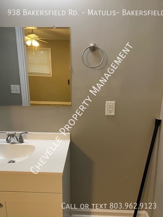 Building Photo - 938 Bakersfield Rd