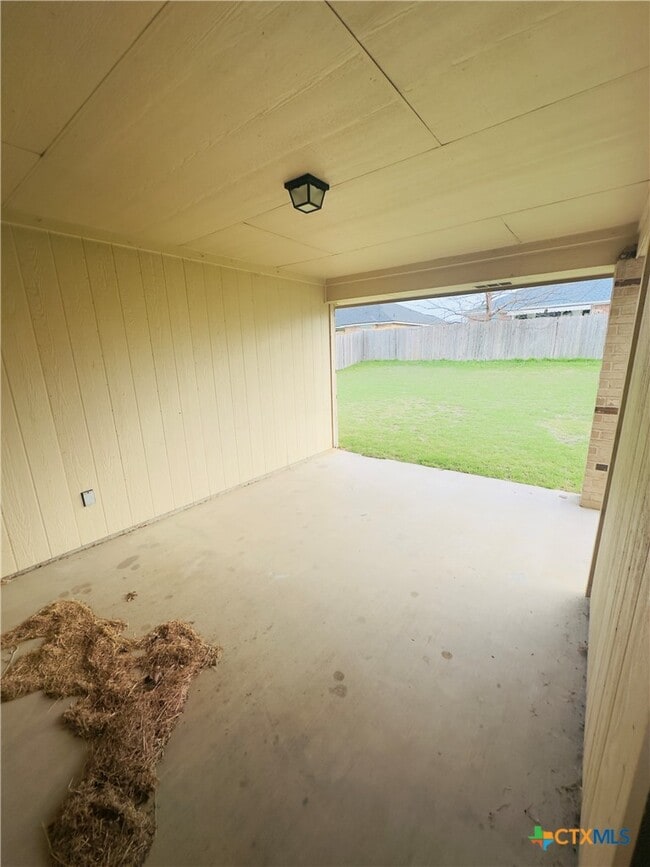 Building Photo - 700 Aries Ave