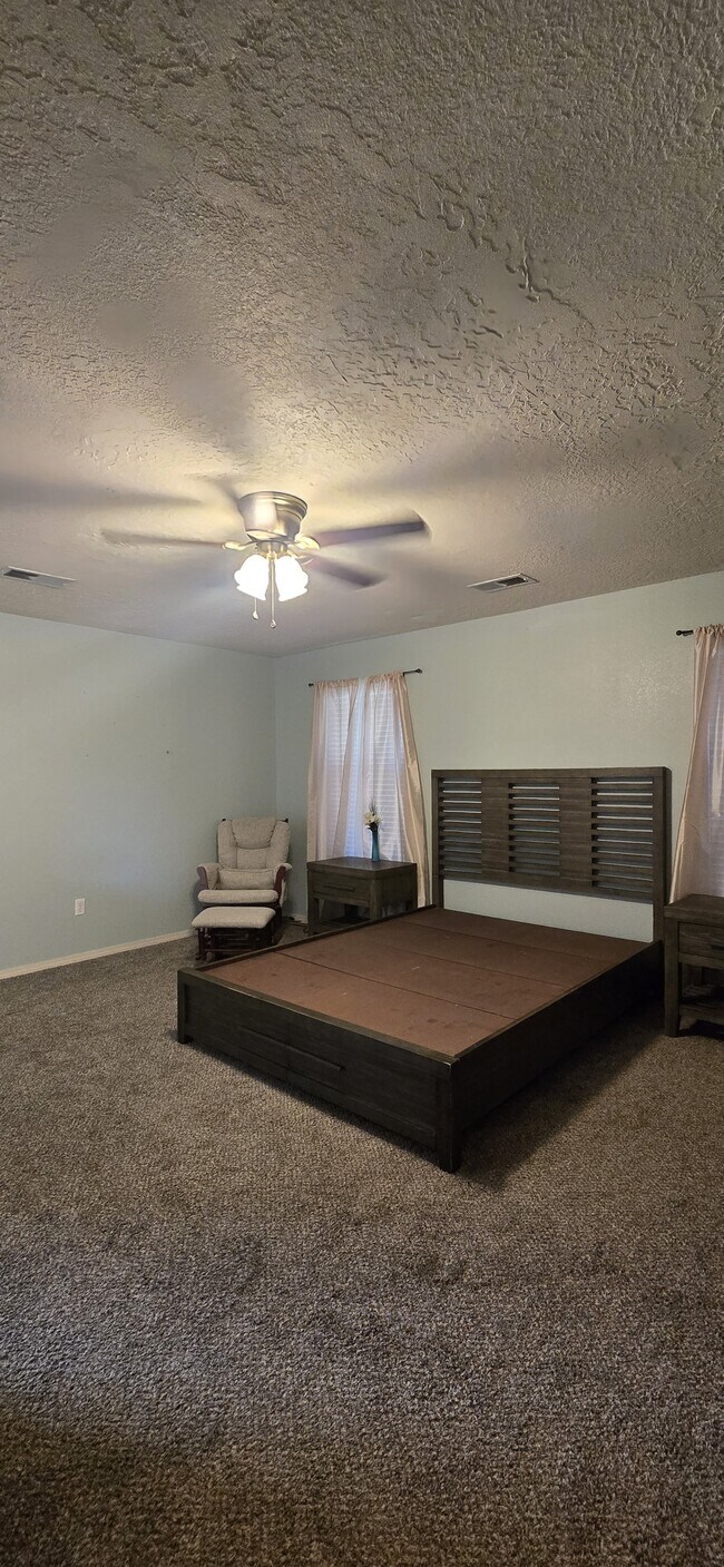 Building Photo - 999 Gilmer Way