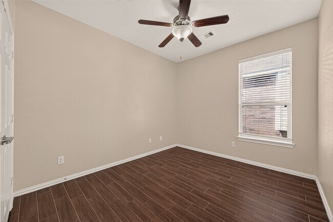 Building Photo - 12107 Redbud Brook Trail