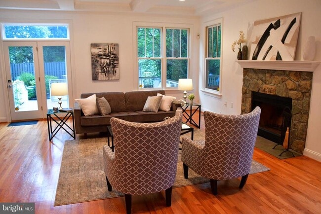 Building Photo - 5127 Cathedral Ave NW