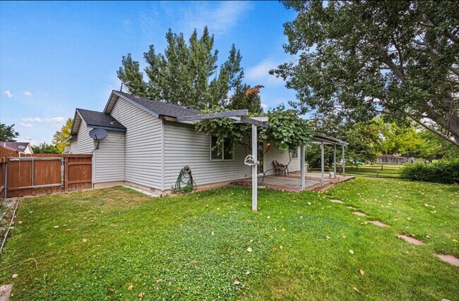 Building Photo - 803 Coopers Ct