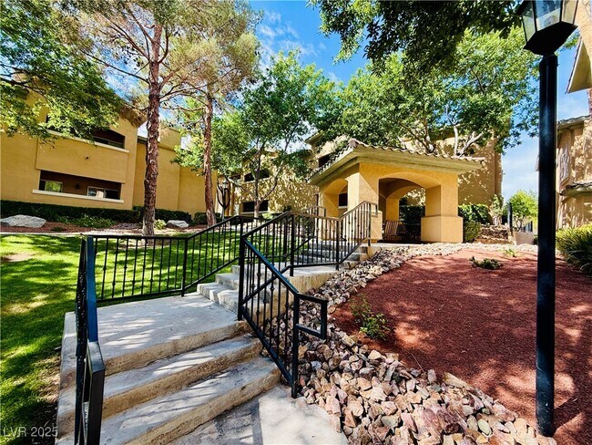 Building Photo - 8716 Red Brook Dr