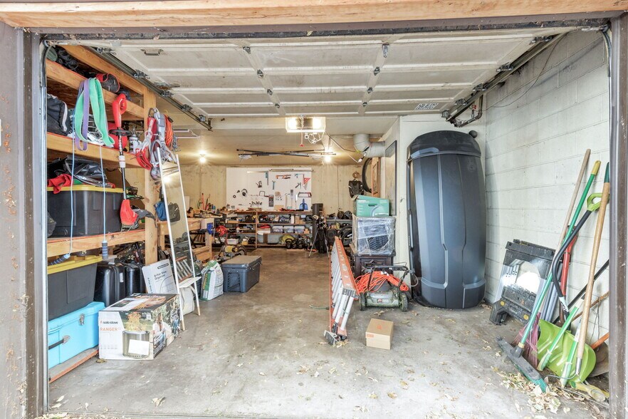 Building Photo - 1137 E 12th Ave