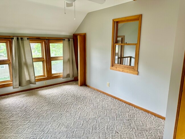 Building Photo - 2505 Dahle St