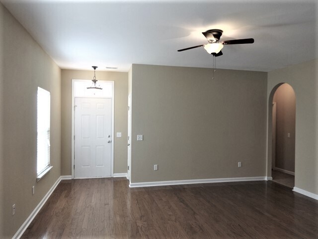 Building Photo - 9 Hartland Ct