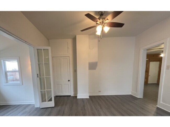 Building Photo - Recently updated Westside home!