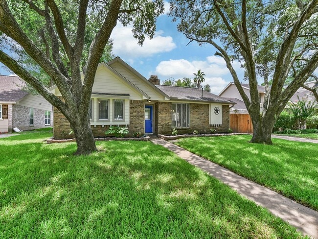 Primary Photo - 21335 Park Mt Dr