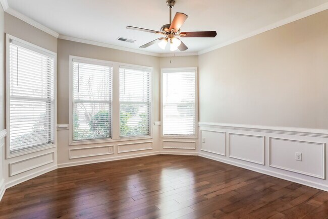 Building Photo - 149 Heathwood Dr