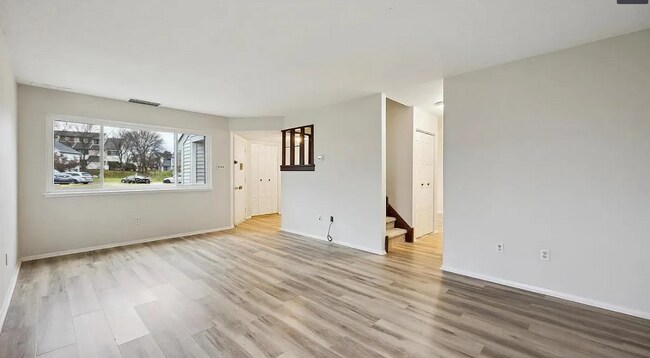 Building Photo - 108 Continental Dr