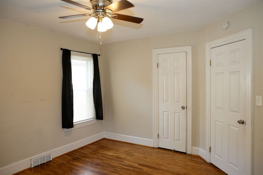 Building Photo - 2214 Walker Ave