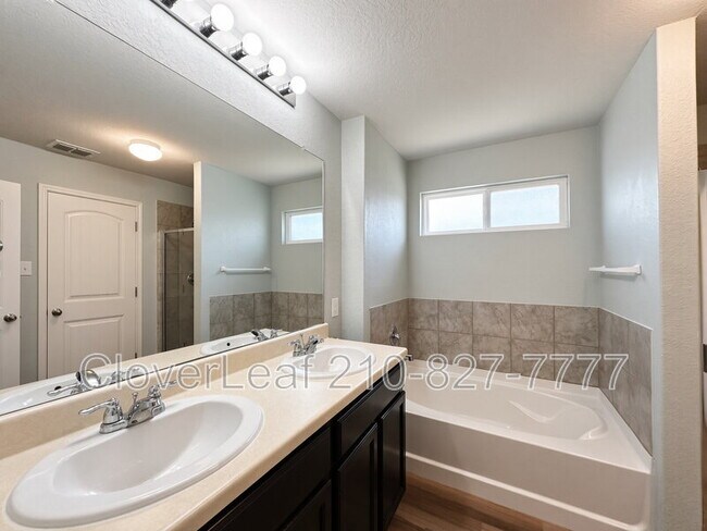 Building Photo - 8936 Taylor Grv