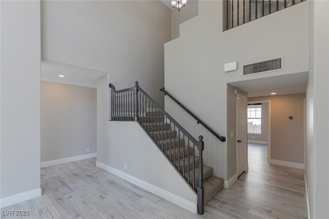Building Photo - 2510 Putting Green Dr