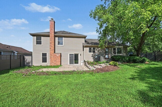 Building Photo - 5195 Castaway Ln