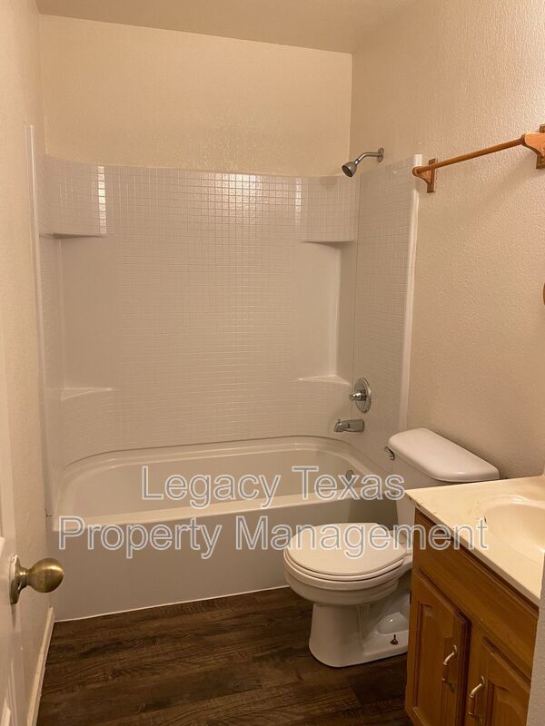 Building Photo - 1106 Williams Ave