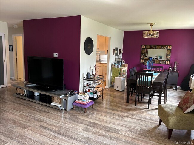 Building Photo - 40 Scarborough Ln