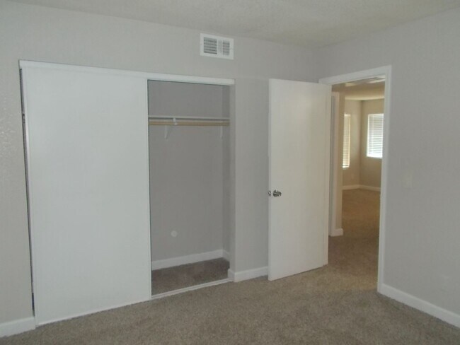 Building Photo - 2732 Alicialynn Way