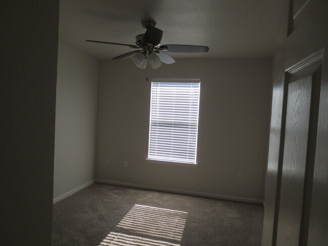 Building Photo - Beautifully Updated 3Bed/2.5Bath Townhouse in the Heart of Destin