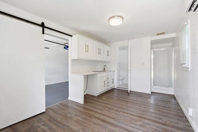 Building Photo - Midtown Tulsa | 4 Bed | 2 Bath | 2,010 SQFT
