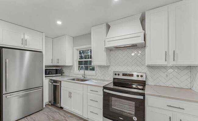 Building Photo - Coming soon, Available 4/1/26. Section 8 Welcome!!! "Ranch style 3-Bed, 2-Bath Gem with 1,344 Sq ...