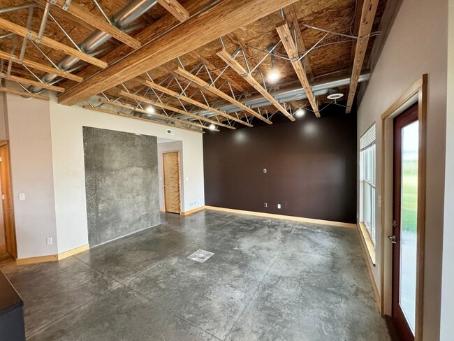 Building Photo - Two Story Townhome Available August 2025!