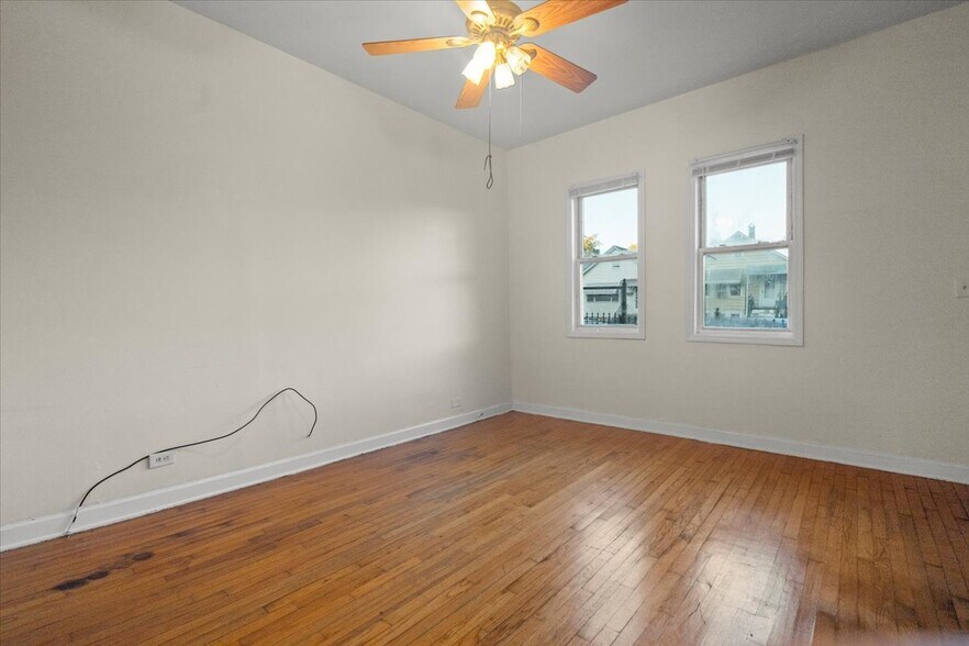 Building Photo - 4841 S Loomis Blvd