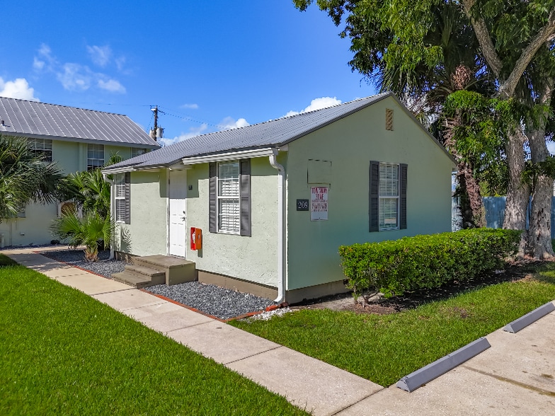 Building Photo - 209 Flagler Blvd