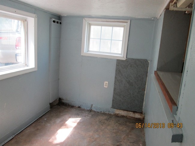 Building Photo - 740 Winchester Ave