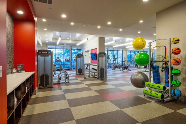 Building Photo - 955 St Joseph Pkwy