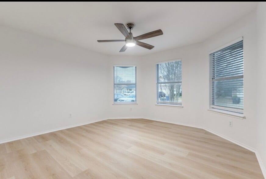 Building Photo - 2812 Terrace Dr