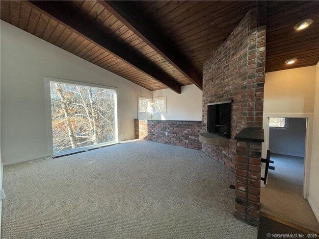 Building Photo - 860 Oakwood Rd