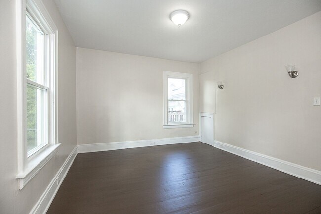 Building Photo - 3250 Berkshire Rd