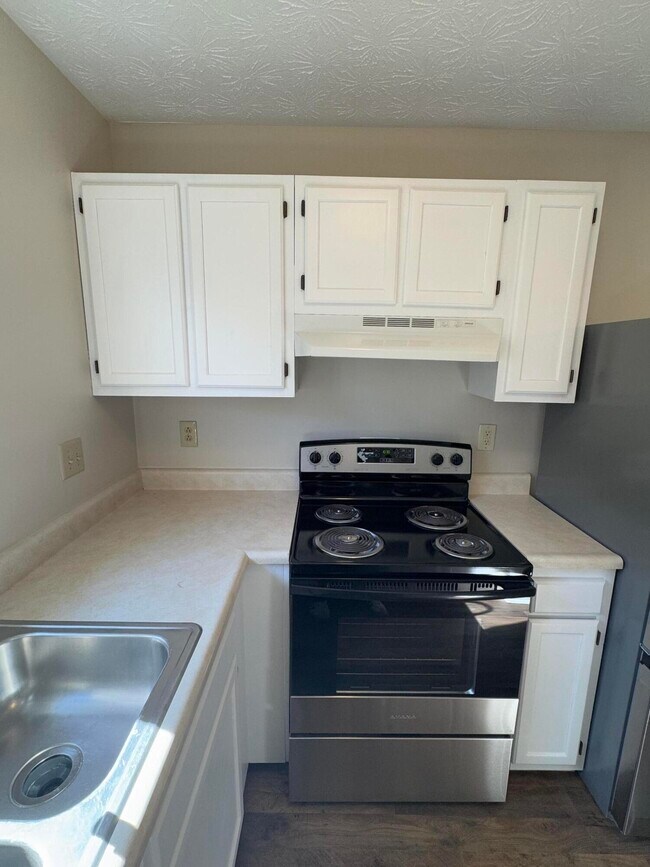 Building Photo - 1470 Vintage Cir